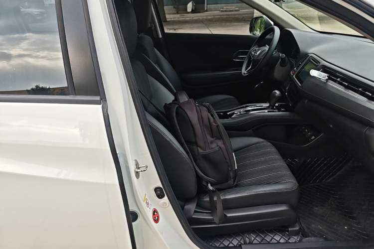 Used Honda Vezel 2015 1.8L CVT 2WD Luxury Model Right Front Seat