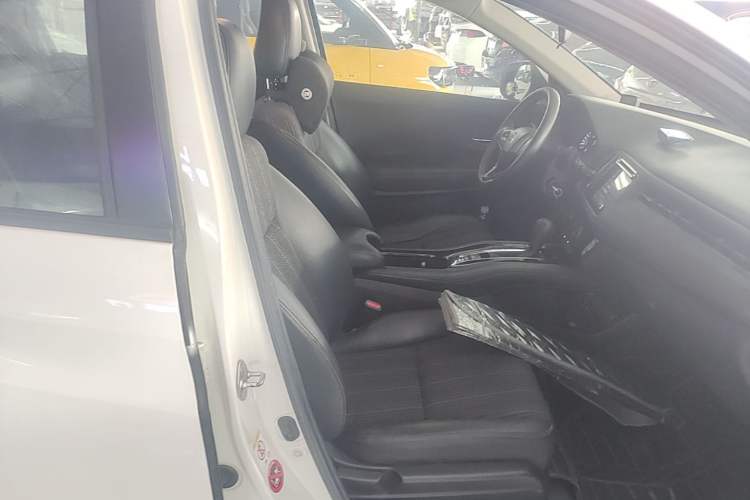 Used Honda Vezel 2015 1.8L CVT 2WD Elite Model Right Front Seat