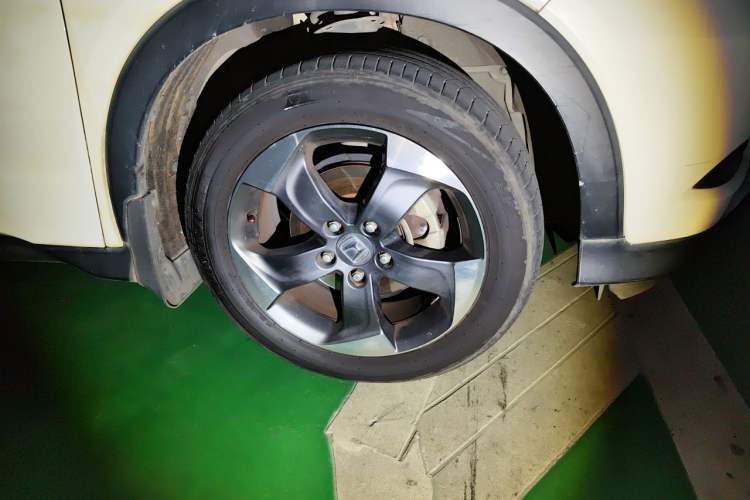 Used Honda Vezel 2015 1.8L CVT 2WD Luxury Model Right Front Wheel Hub