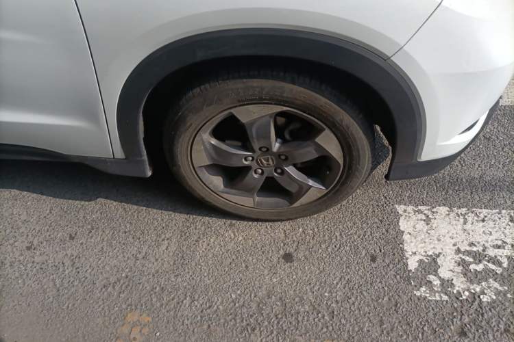 Used Honda Vezel 2015 1.8L CVT 2WD Luxury Model Right Front Wheel Hub