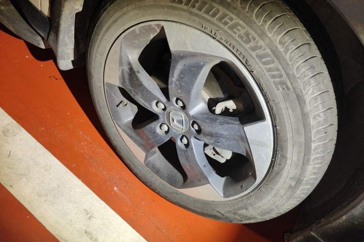Used Honda Vezel 2015 1.8L CVT 2WD Luxury Model Right Front Wheel Hub