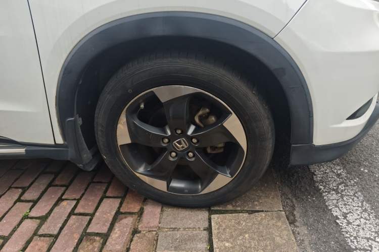 Used Honda Vezel 2015 1.8L CVT 2WD Luxury Model Right Front Wheel Hub