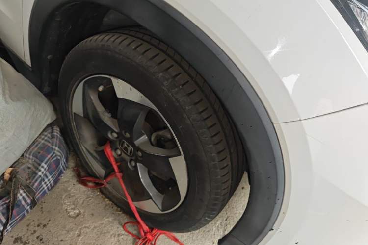 Used Honda Vezel 2015 1.8L CVT 2WD Luxury Model Right Front Wheel Hub