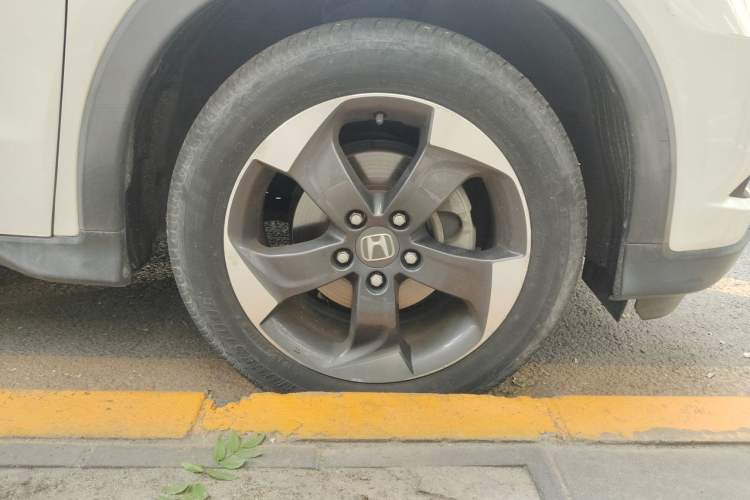 Used Honda Vezel 2015 1.8L CVT 2WD Luxury Model Right Front Wheel Hub