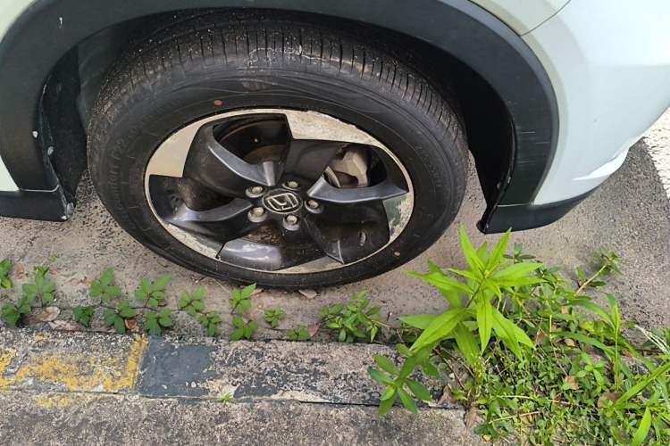 Used Honda Vezel 2015 1.8L CVT 2WD Luxury Model Right Front Wheel Hub