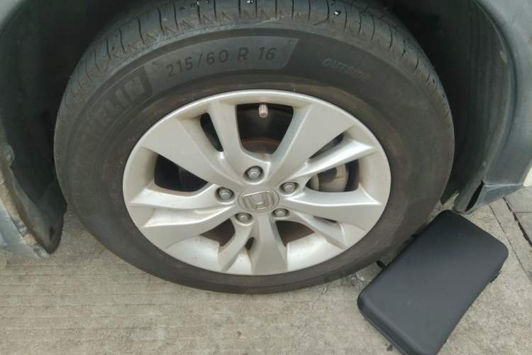 Used Honda Vezel 2015 1.5L CVT two-wheel drive Comfort trim Right Front Wheel Hub