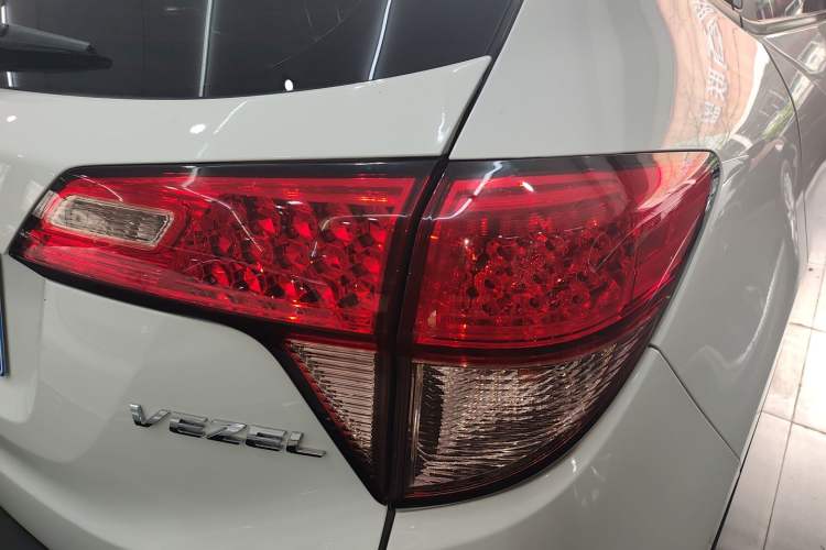 Used Honda Vezel 2015 1.8L CVT 2WD Elite Model Right Rear Taillight