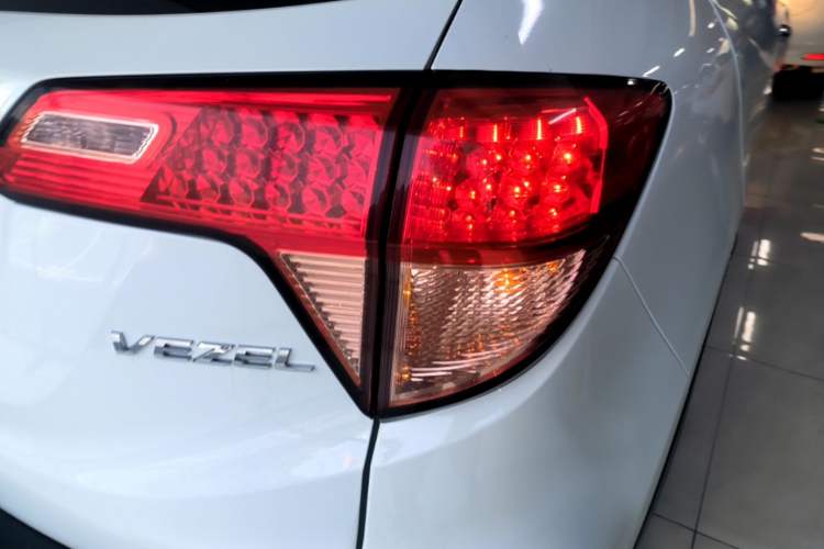 Used Honda Vezel 2015 1.5L CVT two-wheel drive Comfort trim Right Rear Taillight