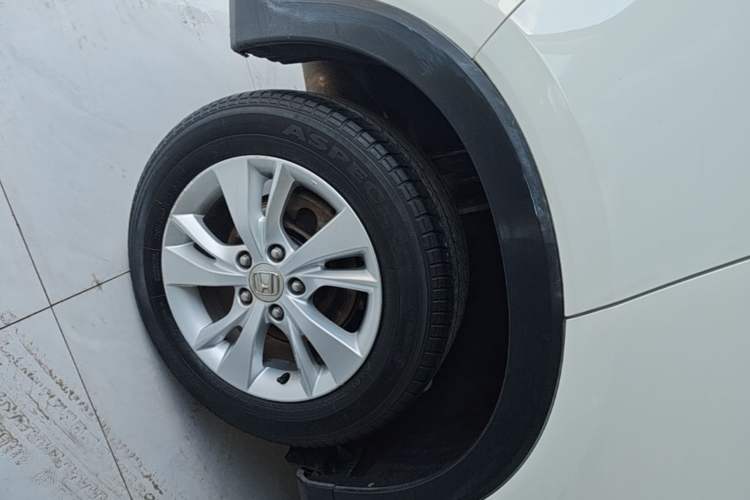 Used Honda Vezel 2015 1.5L CVT two-wheel drive Comfort trim Right Rear Wheel Hub