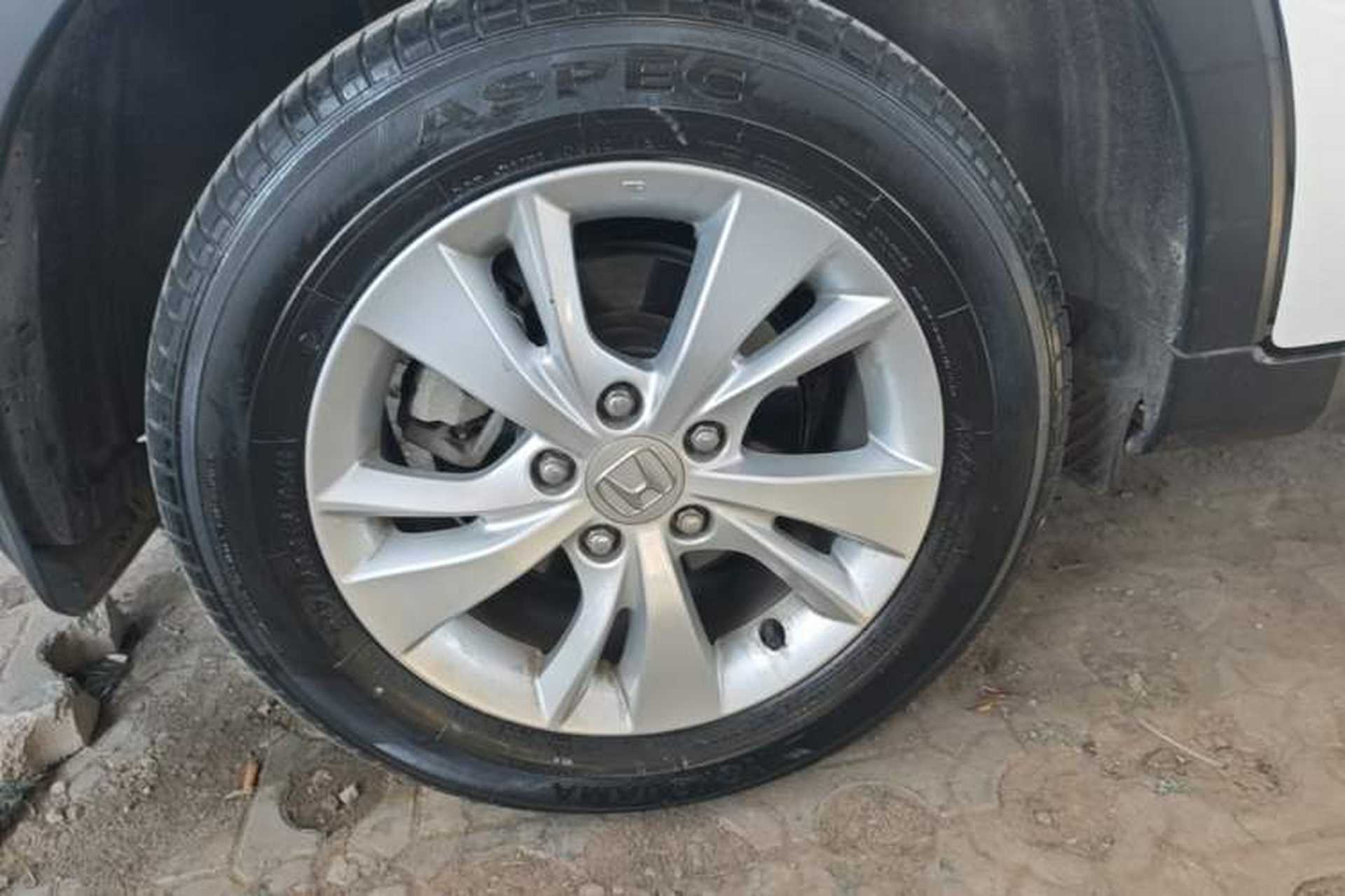 Used Honda Vezel 2015 1.5L CVT two-wheel drive Comfort trim Right Rear Wheel Hub