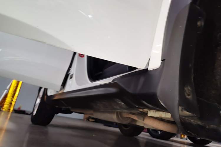 Used Honda Vezel 2015 1.5L CVT two-wheel drive Comfort trim Right Side Sill