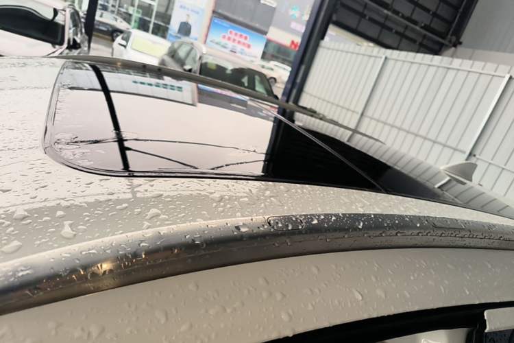 Used Honda Vezel 2015 1.8L CVT 2WD Luxury Model Roof