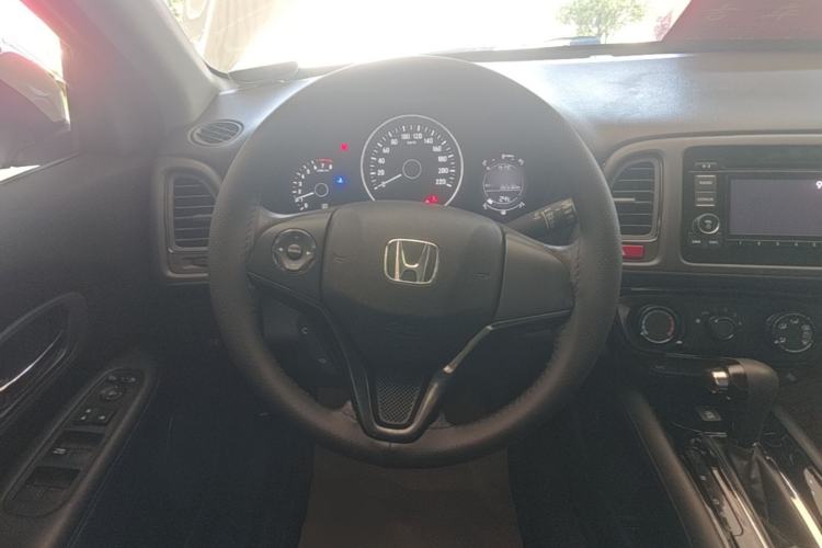 Used Honda Vezel 2015 1.8L CVT 2WD Elite Model Steering Wheel