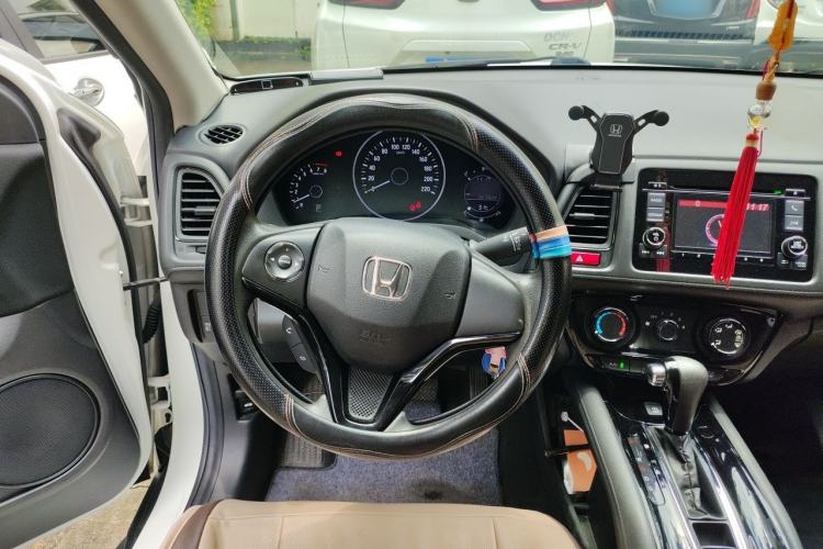 Used Honda Vezel 2015 1.8L CVT 2WD Elite Model Steering Wheel