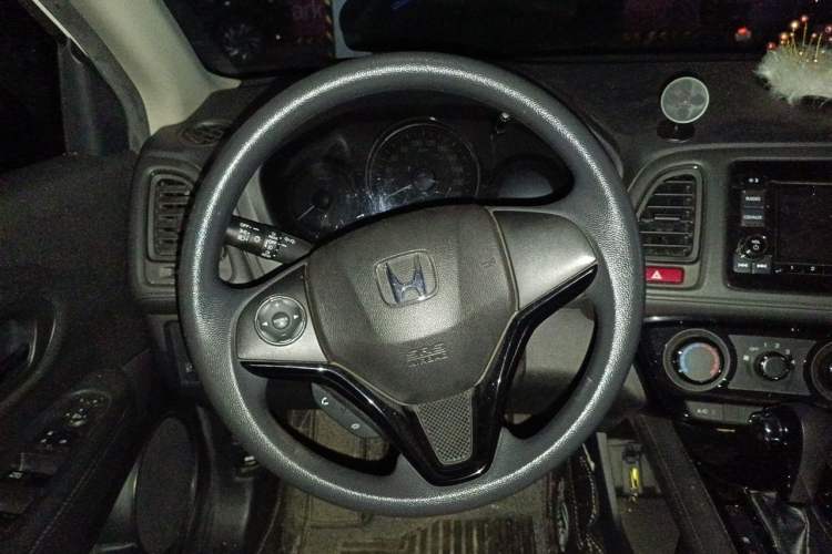 Used Honda Vezel 2015 1.5L CVT two-wheel drive Comfort trim Steering Wheel