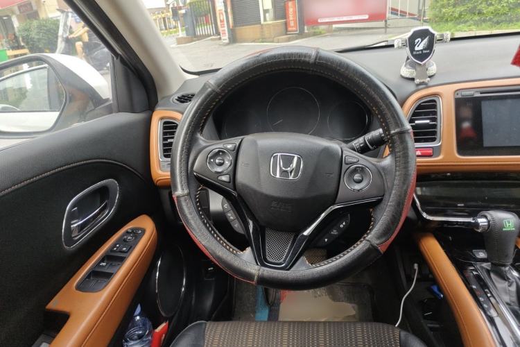 Used Honda Vezel 2015 1.8L CVT 2WD Luxury Model Steering Wheel