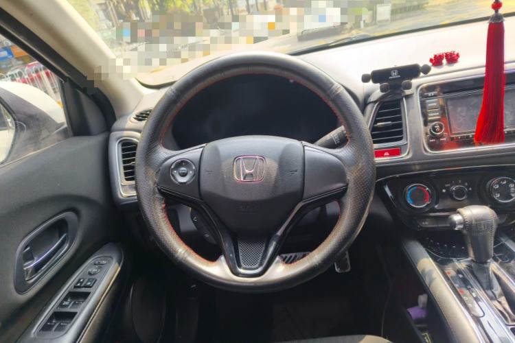 Used Honda Vezel 2015 1.5L CVT two-wheel drive Comfort trim Steering Wheel