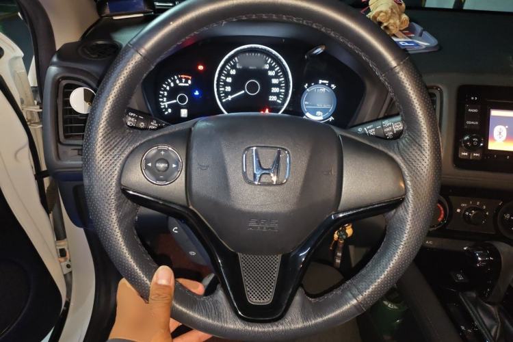 Used Honda Vezel 2015 1.8L CVT 2WD Elite Model Steering Wheel