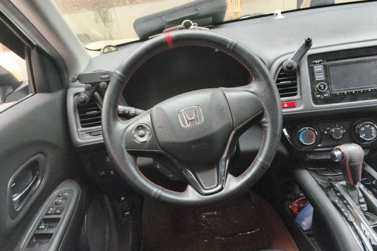 Used Honda Vezel 2015 1.5L CVT two-wheel drive Comfort trim Steering Wheel