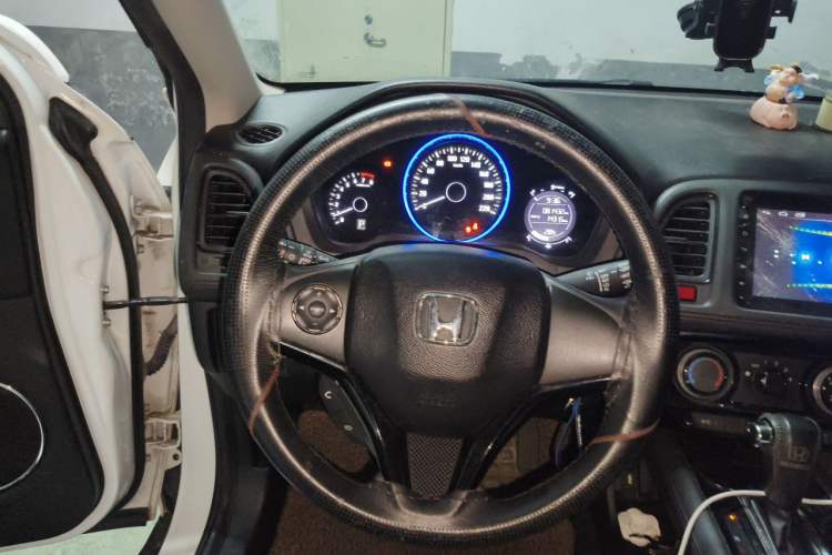 Used Honda Vezel 2015 1.5L CVT two-wheel drive Comfort trim Steering Wheel