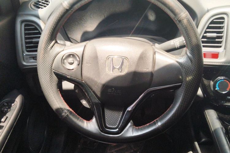 Used Honda Vezel 2015 1.8L CVT 2WD Elite Model Steering Wheel