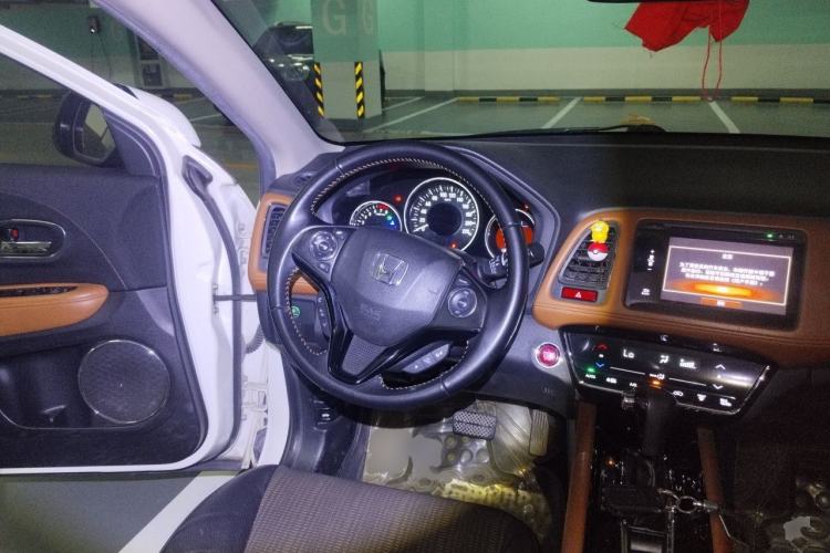 Used Honda Vezel 2015 1.8L CVT 2WD Luxury Model Steering Wheel