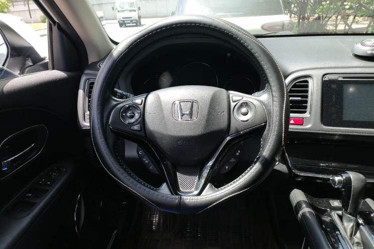 Used Honda Vezel 2015 1.8L CVT 2WD Luxury Model Steering Wheel
