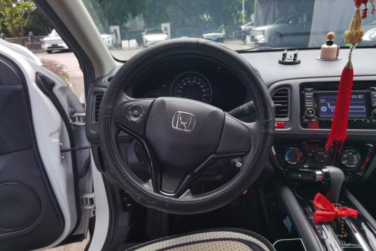 Used Honda Vezel 2015 1.5L CVT two-wheel drive Comfort trim Steering Wheel