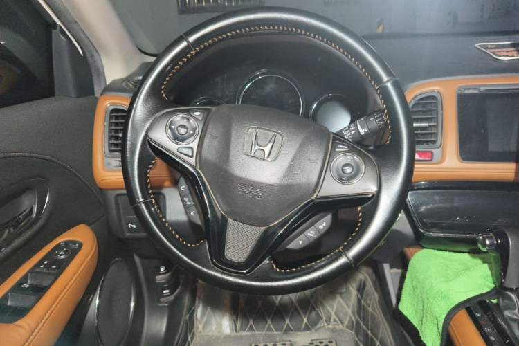 Used Honda Vezel 2015 1.8L CVT 2WD Luxury Model Steering Wheel