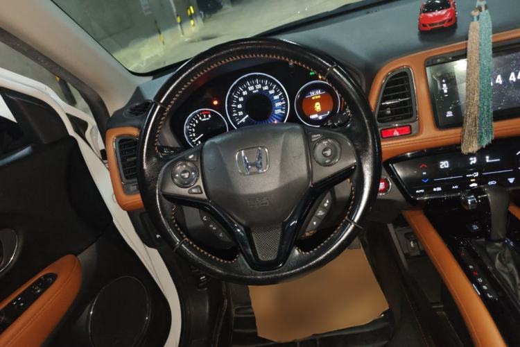 Used Honda Vezel 2015 1.8L CVT 2WD Luxury Model Steering Wheel