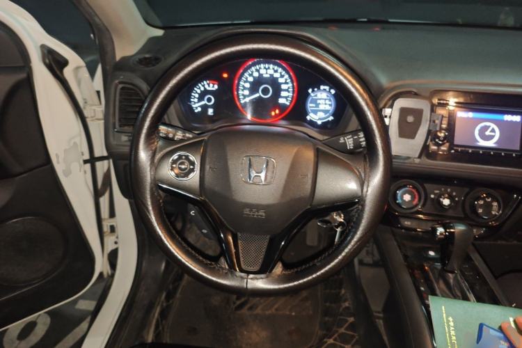 Used Honda Vezel 2015 1.8L CVT 2WD Elite Model Steering Wheel