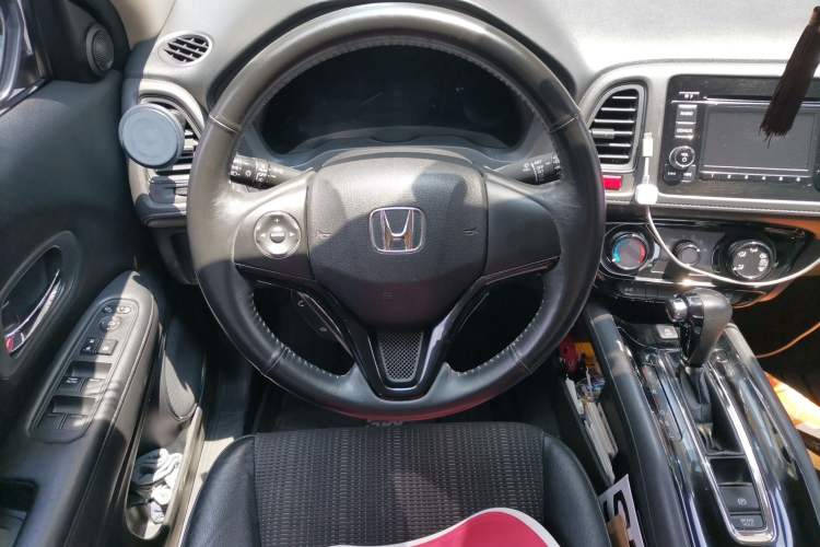 Used Honda Vezel 2015 1.8L CVT 2WD Elite Model Steering Wheel