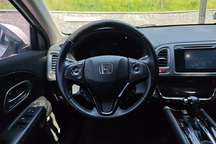 Used Honda Vezel 2015 1.8L CVT 2WD Luxury Model Steering Wheel