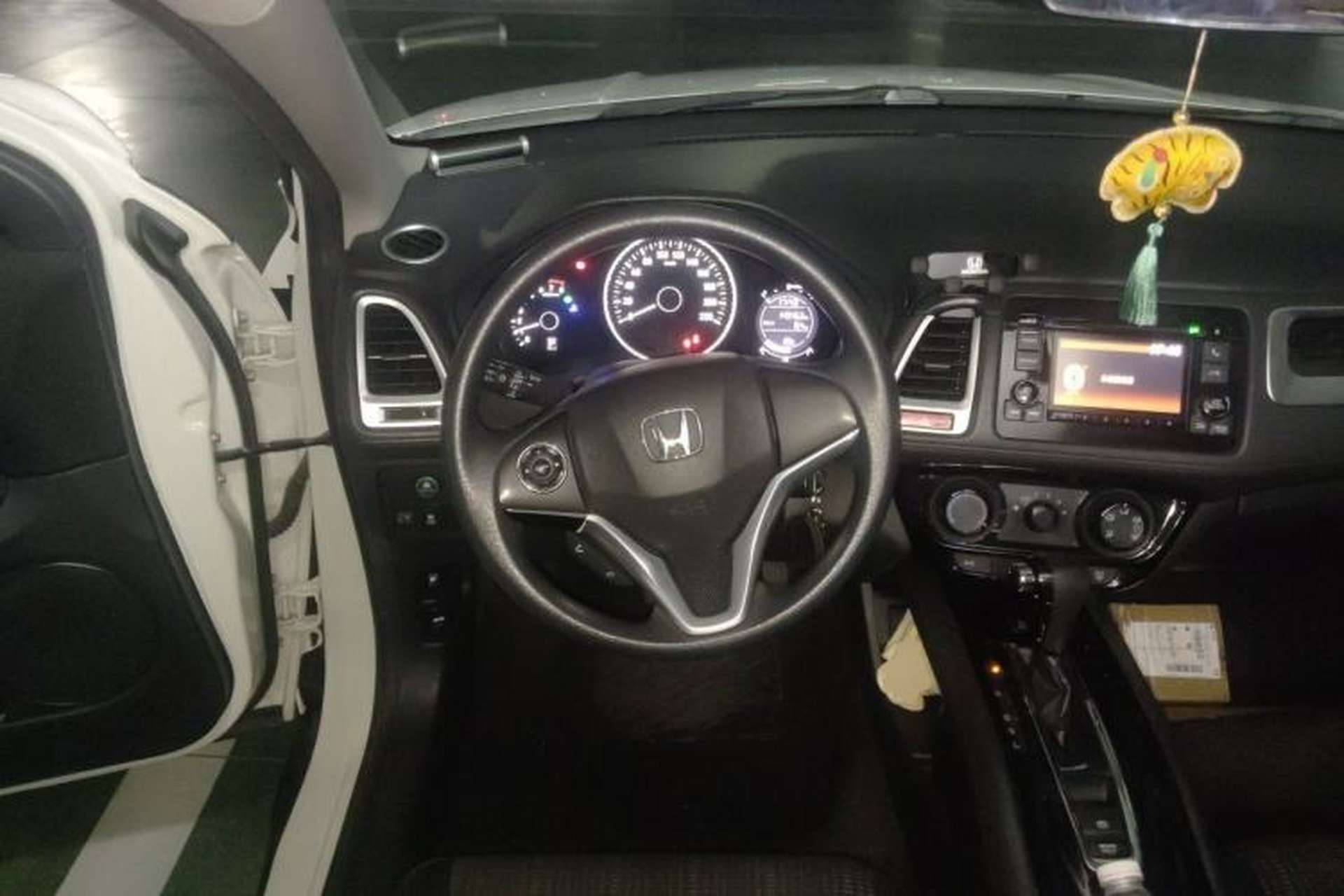 Used Honda Vezel 2015 1.8L CVT 2WD Elite Model Steering Wheel