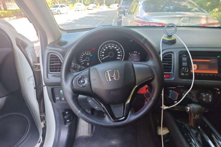 Used Honda Vezel 2015 1.5L CVT two-wheel drive Comfort trim Steering Wheel
