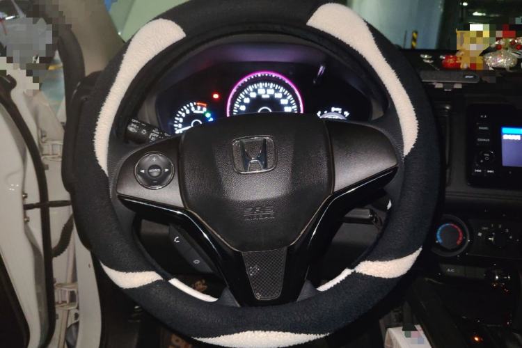 Used Honda Vezel 2015 1.5L CVT two-wheel drive Comfort trim Steering Wheel