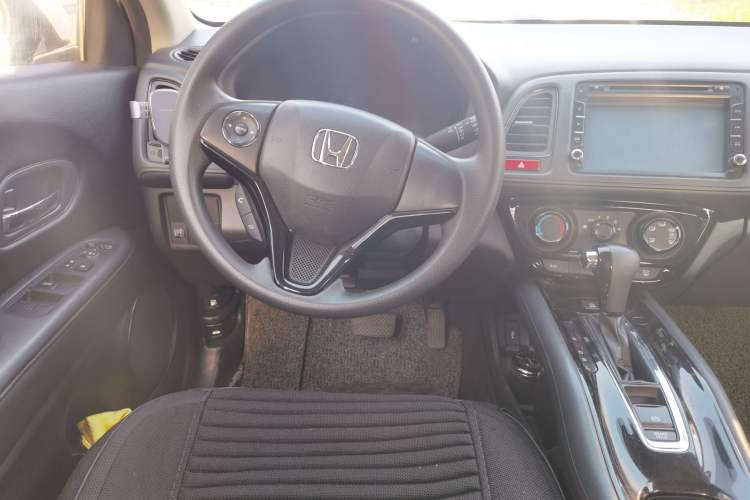 Used Honda Vezel 2015 1.8L CVT 2WD Elite Model Steering Wheel