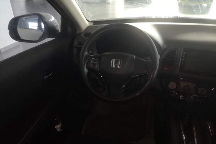 Used Honda Vezel 2015 1.5L CVT two-wheel drive Comfort trim Steering Wheel