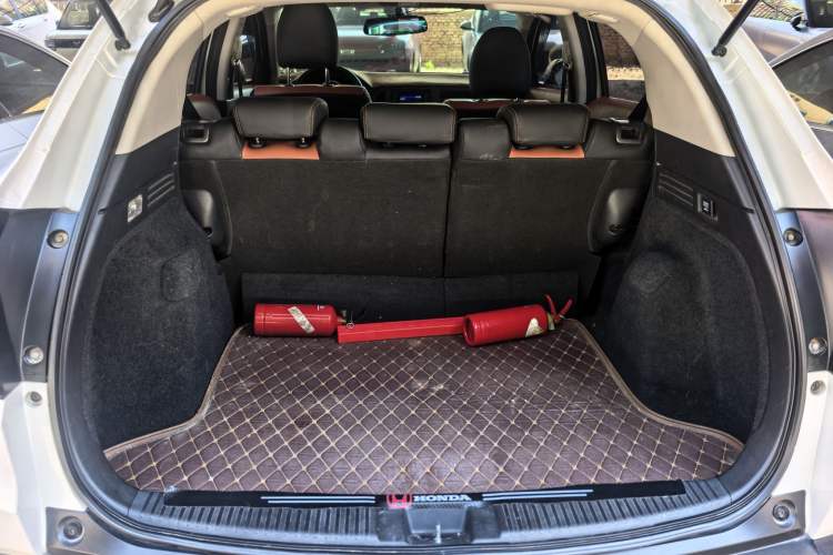 Used Honda Vezel 2015 1.5L CVT two-wheel drive Comfort trim Trunk