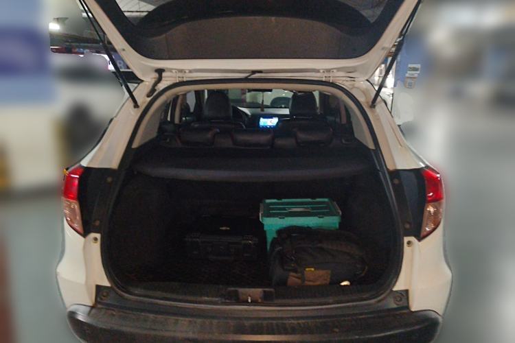 Used Honda Vezel 2015 1.5L CVT two-wheel drive Comfort trim Trunk