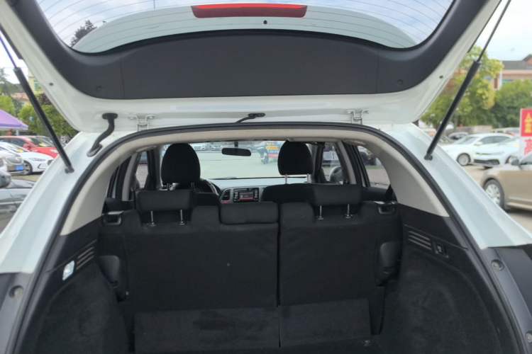 Used Honda Vezel 2015 1.5L CVT two-wheel drive Comfort trim Trunk