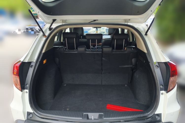 Used Honda Vezel 2015 1.8L CVT 2WD Luxury Model Trunk