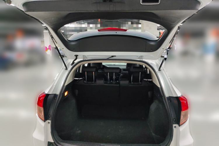 Used Honda Vezel 2015 1.8L CVT 2WD Elite Model Trunk