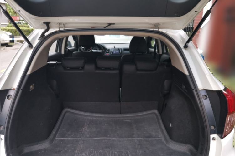 Used Honda Vezel 2015 1.5L CVT two-wheel drive Comfort trim Trunk