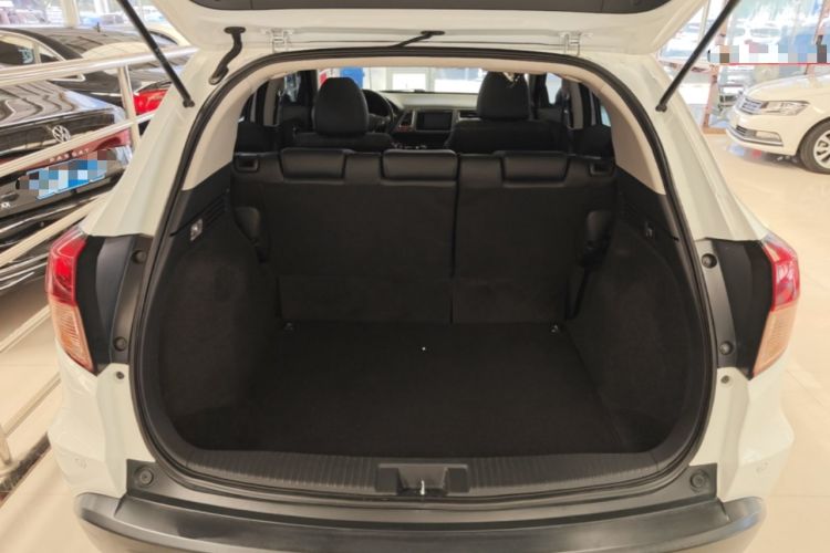 Used Honda Vezel 2015 1.8L CVT 2WD Luxury Model Trunk