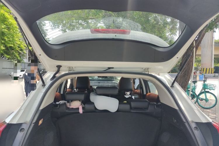 Used Honda Vezel 2015 1.8L CVT 2WD Elite Model Trunk