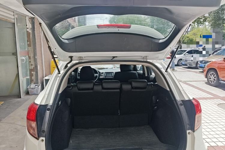 Used Honda Vezel 2015 1.5L CVT two-wheel drive Comfort trim Trunk