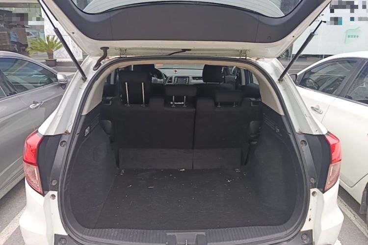 Used Honda Vezel 2015 1.5L CVT two-wheel drive Comfort trim Trunk