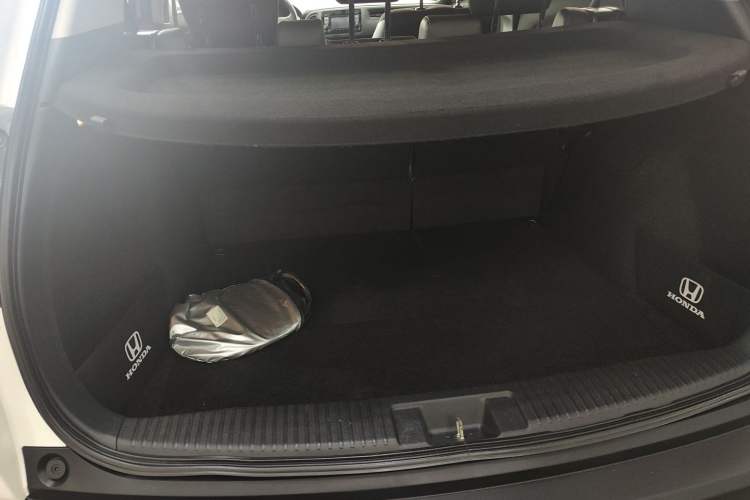 Used Honda Vezel 2015 1.8L CVT 2WD Elite Model Trunk
