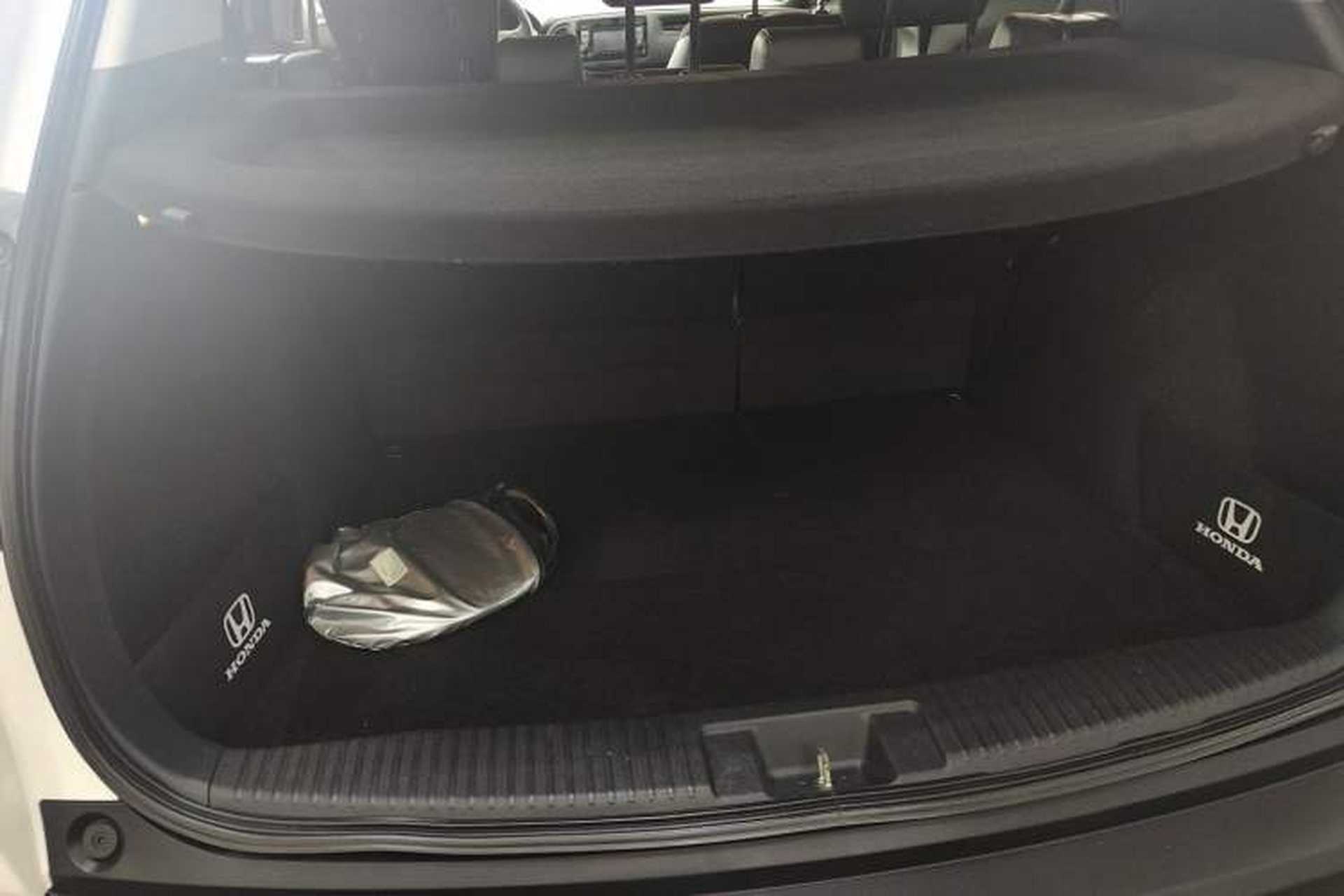 Used Honda Vezel 2015 1.8L CVT 2WD Elite Model Trunk